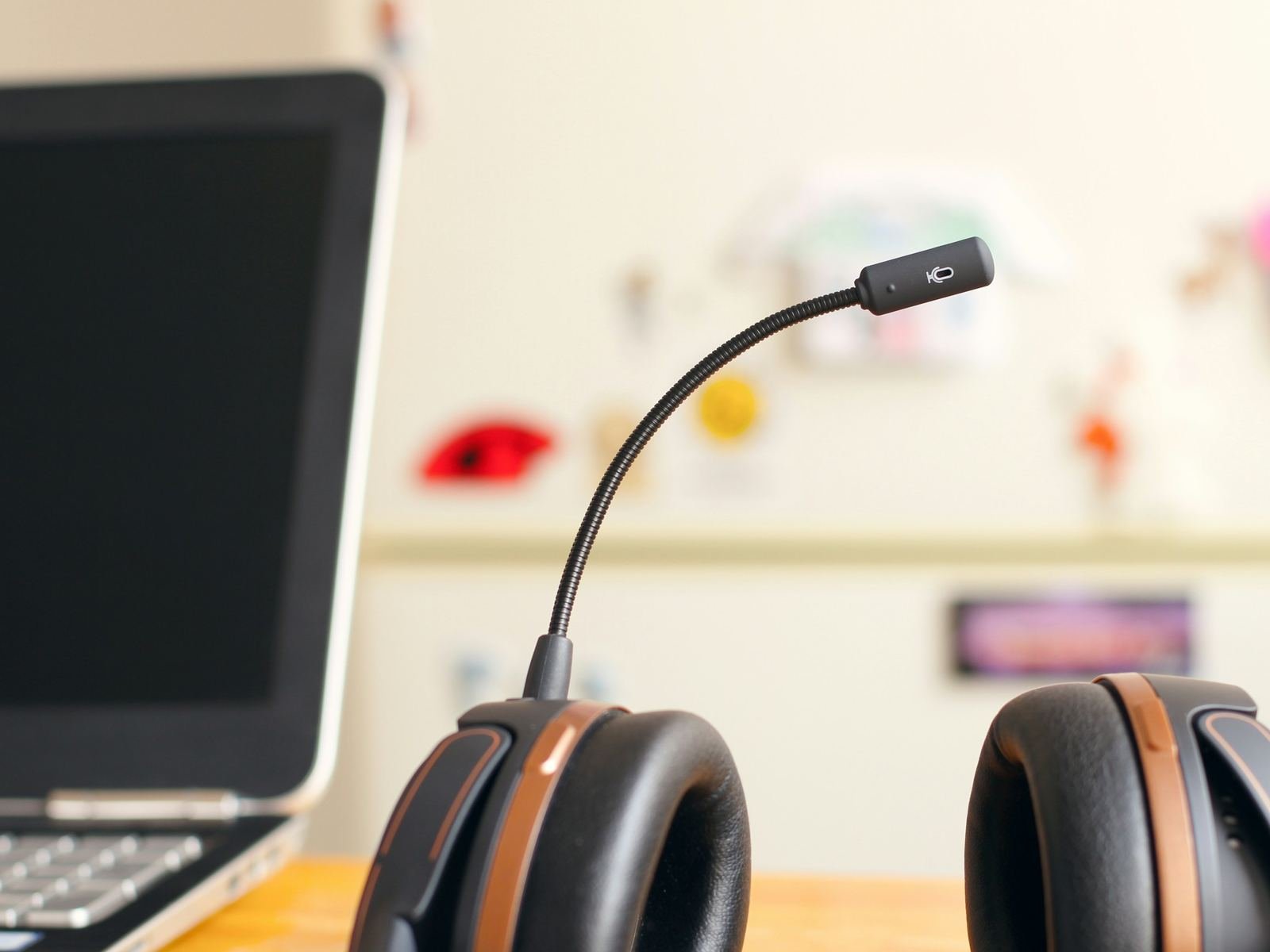 Support & Managed Services: product screen or team at work